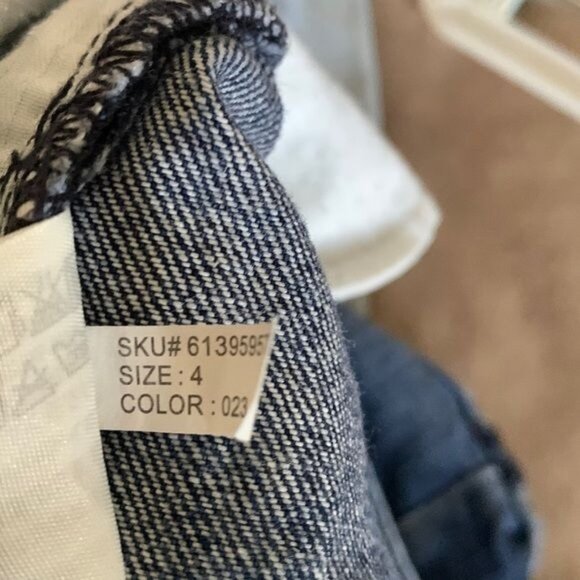 Abercrombie & Fitch Womens Denim Cuffed Shorts Size 4 W27 - Picture 5 of 9